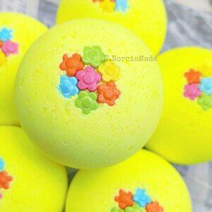 Flower Child Bath Bomb: Pineapple Patchouli